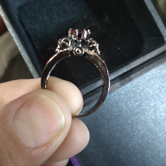 Black and Red Skull Ring size 7 - Picture 3 of 4